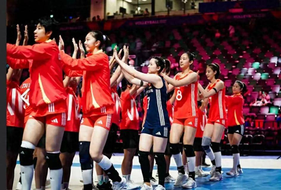 中国女排轻松击败利物浦晋级半决赛，竞技爆发！